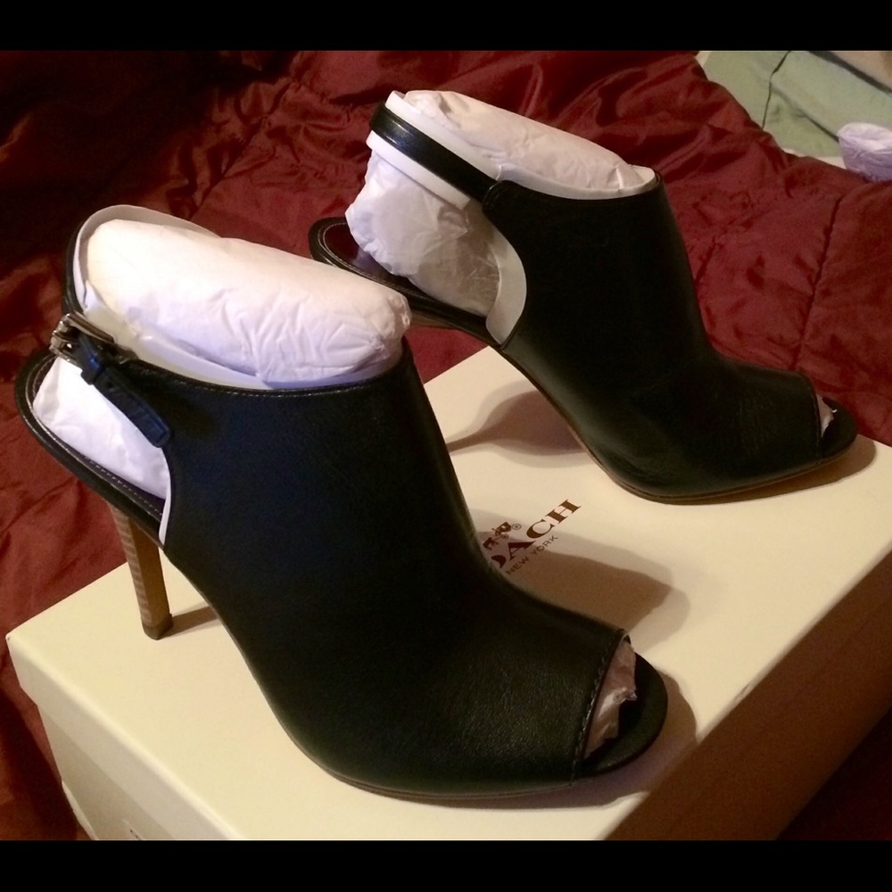 Coach open toe dress shoe/sandal. Size 8.5. NEW